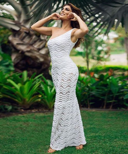 Juliana Paes veste Galeria Tricot Vestido Lola Branco - Look do dia - lookdodia.com
