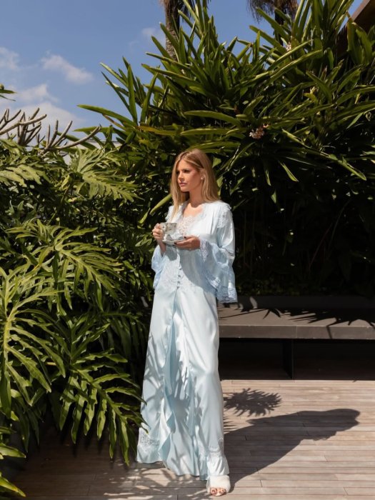 Robe Longo Laces La Rouge Belle Lala Rudge